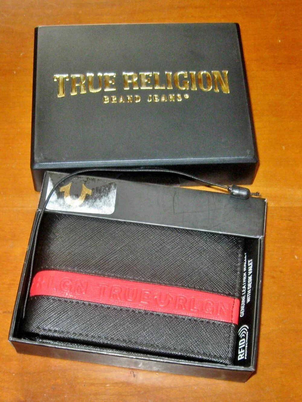 True Religion Slake Wallet Black Red Genuine Textured Leather Exterior Wallet